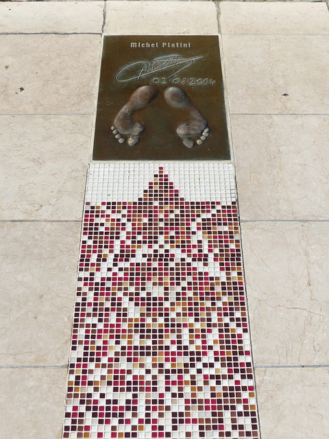 就是